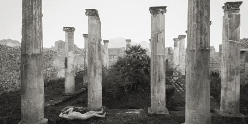 KENRO IZU. Requiem for Pompei